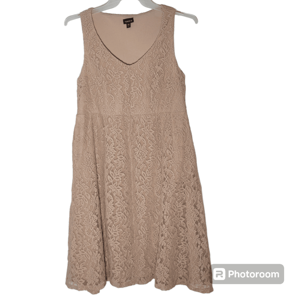 Women's Torrid Pink Lace Dress Size 00 - Picture 2 of 8